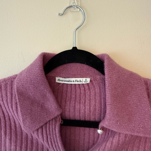Abercrombie Pearl Button Collared Pink Cardigan Size S - Picture 3 of 4